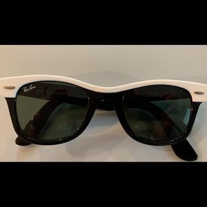 RAY-BAN  - Wayfarer II - SUNGLASSES.
